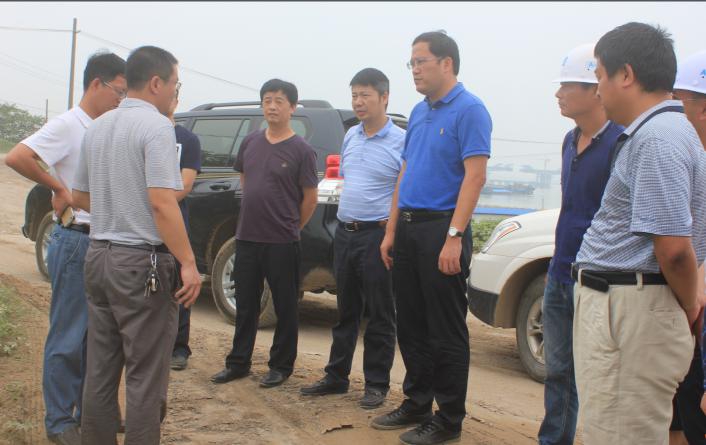 陳翔縣長(zhǎng)一行赴贛江東岸防洪堤南延工程視察